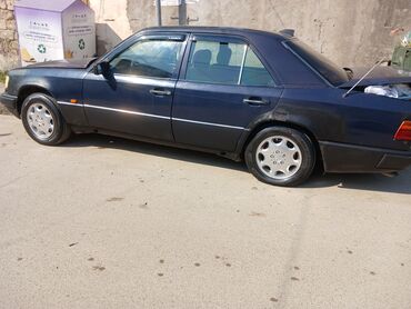 Mercedes-Benz: Mercedes-Benz 300 Series: 3 l | 1993 il Sedan