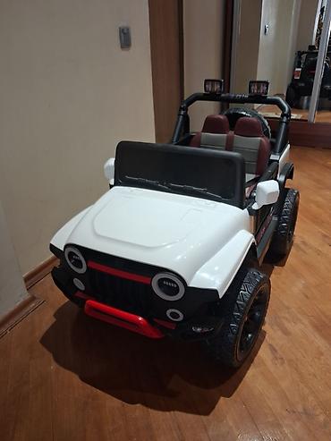 Детские электрокары: Uşaq elektrikli jeep maşını yeni kimidi az istifadə olub - Korpusu — 3