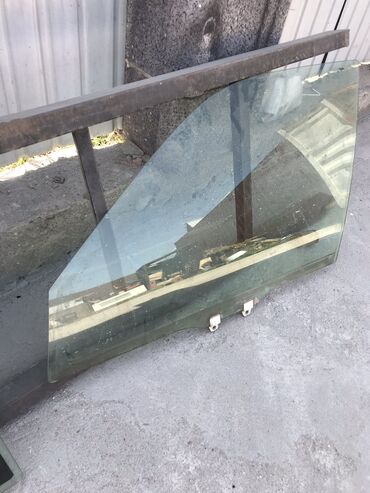 лобовые стекла 2107: Переднее левое Стекло Honda