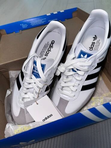 adidas f50 adizero: Кроссовки Adidas Samba с тремя черными полосками на белом фоне. Эта