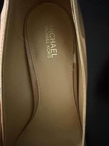 pump qizil: Original Michael Kors brendine mexsus klassik ayaqqabi. Cemi 1 defe — 5
