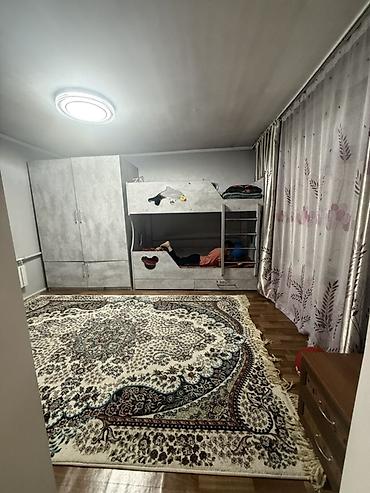 Үйлөрдү сатуу: 2 бөлмө, 70 м², 6000 соток, Бишкек, Чекиш-Ата базары — 9
