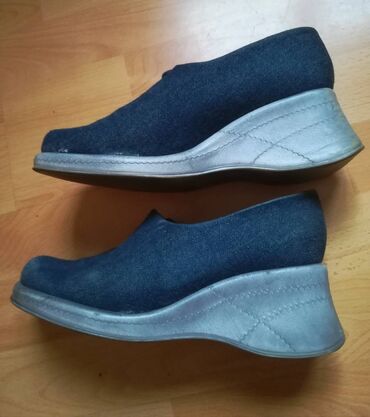 grubin shoes serbia: Cipele vel 38 materijal texas, jako udobne,duž gazišta 25 cm, nošene