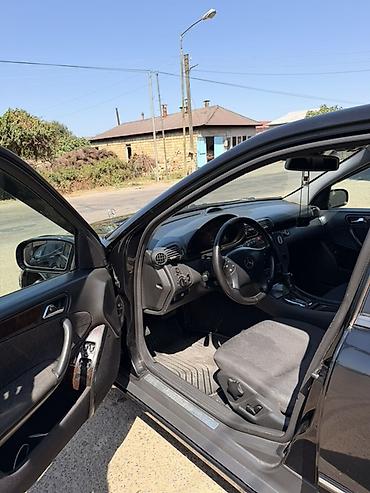 benzinli moped: Mercedes-Benz C-Class: 2.4 l | 2000 il Sedan — 4
