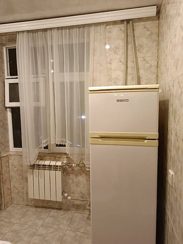 Uzunmüddətli kirayə mənzillər: Sabunçu rayonu,Razin qəsəbəsi,74 nomrəli məktəbin yanında, 5 — 11