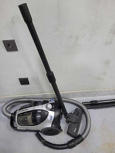 classi: Samsung tozsoran – 2200W güc Xüsusiyyətlər: - Güclü 2200W mühərrik — 4