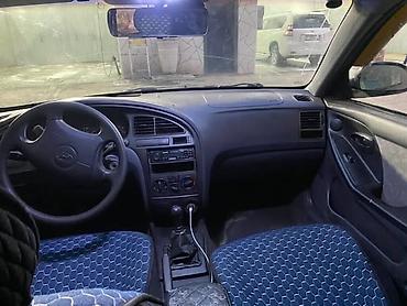 Hyundai Elantra: 2002 г., 2 л, Механика, Седан