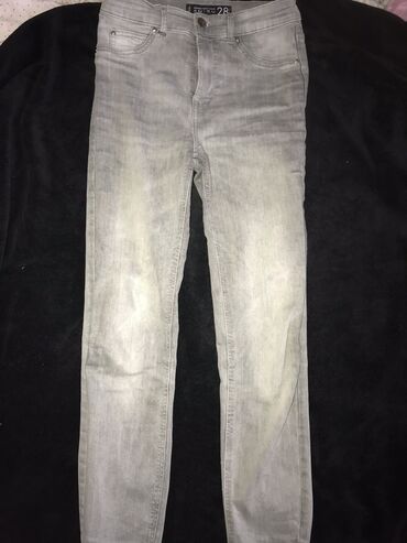 zenske sive pantalone: Zenske farmerke AMISU. Kupljene u New Yorkeru