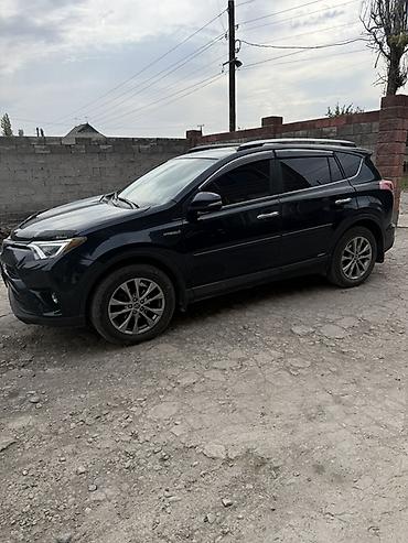 задний стоп: Toyota RAV4: 2018 г., Автомат, Гибрид, Кроссовер — 3