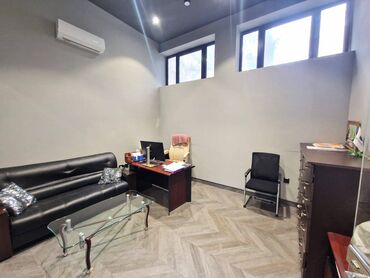 Anbar və emalatxanalar: Nəsimi rayonu, 1-ci mkrn “20 Yanvar” metrosunun yaxınlığında 4 otaqlı — 8