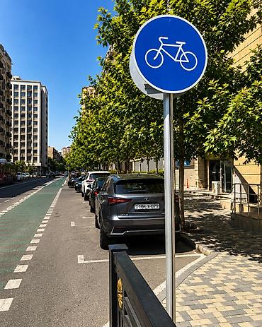parkinq: Mərkəzdə, Port Baku yaxınlığında, 28 May və Kövkəb Səfərəliyeva — 7