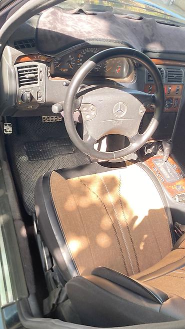 Mercedes-Benz: Mercedes-Benz E 230: 2.3 l | 1996 il Sedan — 11