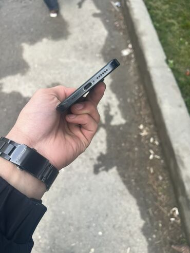 Apple iPhone: IPhone 15 Plus, 128 GB, Qara, Face ID — 7