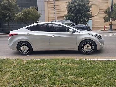 1 64: Hyundai Avante: 1.6 l | 2015 il Sedan — 2