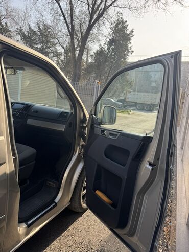 Volkswagen: Volkswagen Multivan: 2005 г., 2.5 л, Автомат, Дизель, Минивэн — 9