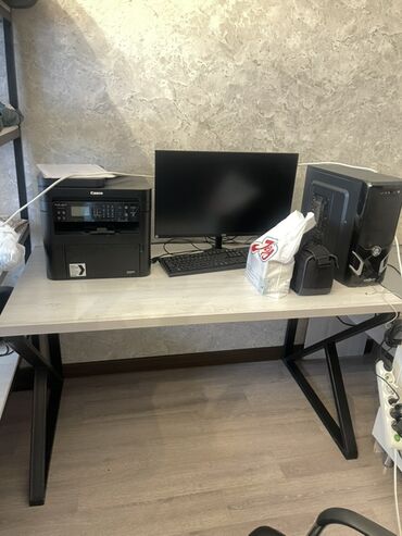 столик ikea: Письменный стол, Б/у