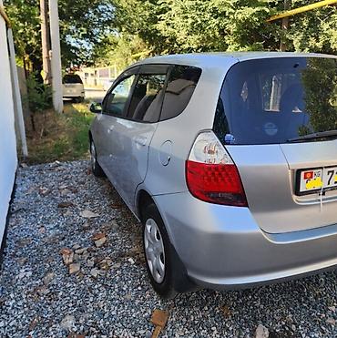 Продажа авто: Honda Fit: 2002 г., 1.3 л, Вариатор, Бензин, Хэтчбэк — 2