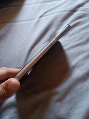 ucuz telefon aksesuarları: Smartfon – üçlü arxa kamera və damla tipli ön kamera kəsiyi — 4