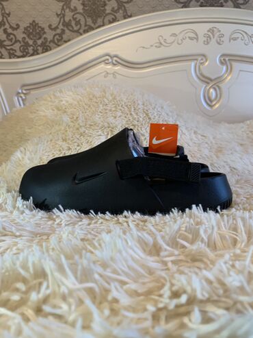 Сандалдар жана шлепкалар: Продаётся тапки на лето очень удобный Nike 40-45 размера