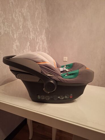 baby: Cybex atom uşaq üçün avtokreslosu 0-1 yaş üçündür. Alınandan heç
