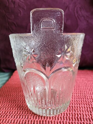 Kompleti posuđa: Kibla nova za led presovano cesko staklo. 70,80te. Visina sa na lalafo.rs — 3 Kompleti posuđa: Kibla nova za led presovano cesko staklo. 70,80te. Visina sa — 3