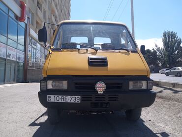 Evakuatorlar: Sarı rəngli evakuator, nəqliyyat vasitələrini daşımaq üçün nəzərdə — 4