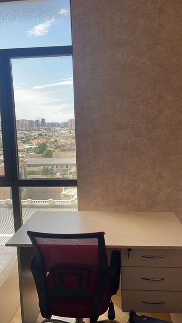 Uzunmüddətli kirayə mənzillər: Tibb Universitetinin yanında 20 mərtəbəli binanın 15-ci mərtəbəsində 3 — 11