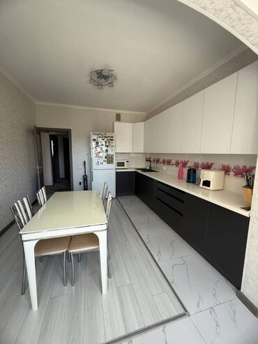 продажа трёхкомнатной квартиры: 3 комнаты, 100 м², 106 серия, 3 этаж, Евроремонт