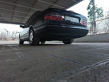 Mercedes-Benz: Mercedes-Benz E 240: 2.4 l | 1998 il Sedan — 3