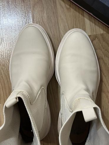 Сапоги: Tommy Hilfiger bej qadın botları 200 azn-a alınıb, çox səliqəli — 3