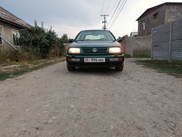 рассрочка авто без первоначального взноса: Volkswagen Vento: 1996 г., 1.8 л, Механика, Бензин, Седан