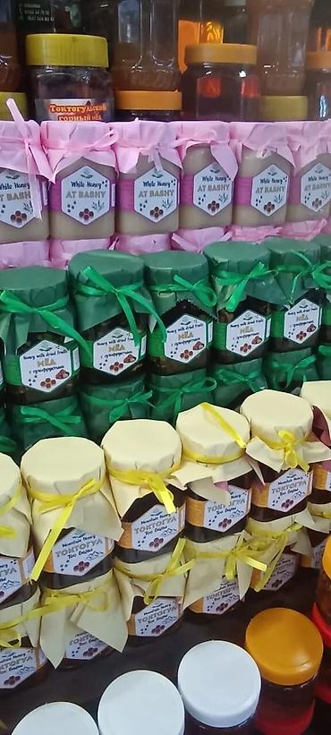 Мёд: Натуральный мёд в банках, несколько вкусов. Ассортимент: - Майский — 29