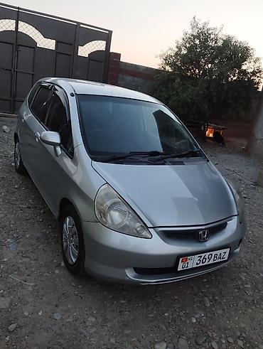 ford transit 2003: Honda Fit: 2001 г., 1.3 л, Автомат, Бензин, Хэтчбэк — 5