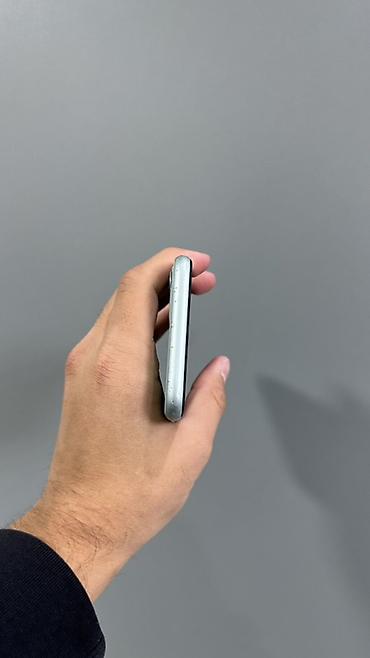 iphone plus: IPhone 11, 128 ГБ, в светло-зелёном цвете. Смартфон с 6,1-дюймовым — 6
