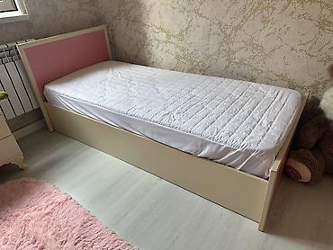 il: Uşaq/yeniyetmə üçün tək nəfərlik çarpayı - Ölçü: təxmini 90x200 sm — 1