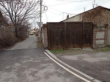 Продажа полдома: ID12 📌Продаётся пол Дома с Участком, В районе Пишпека 4-соток, Дом-40м — 2