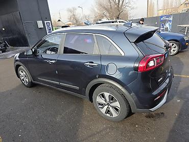 Kia: Kia Niro: 2018 г., 1.6 л, Вариатор, Гибрид, Кроссовер — 5