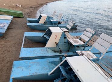 Водный транспорт: Продаю семейные катамараны из алюминия, вместимость до 5 человек