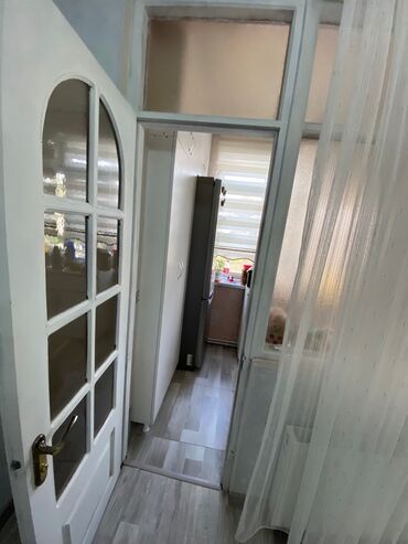 Uzunmüddətli kirayə mənzillər: Genclik metrosun yaninda 5/2, 3 otaq yeni temirli ve yeni esiyali — 7