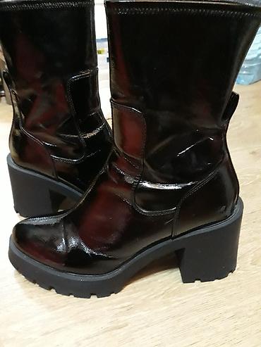 Gležnjače: Crne ženske čizme (Gazište 27)sa blok petom i izraženim krampon đonom — 10