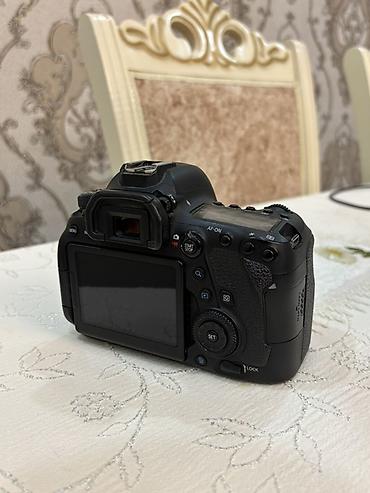 Fotokameralar: Xüsusiyyətləri Sensor: 26.2 MP tam-kadr CMOS. İşləyici “effective” — 3