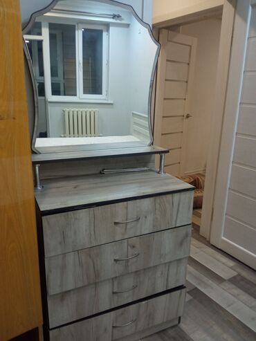 тумбочка зеркала: Комод для одежды, Б/у, С зеркалом, Самовывоз