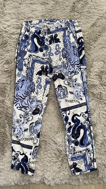 helake: Ženske pantalone sa printom – plavo/bela paleta boja. Visoki struk sa — 1