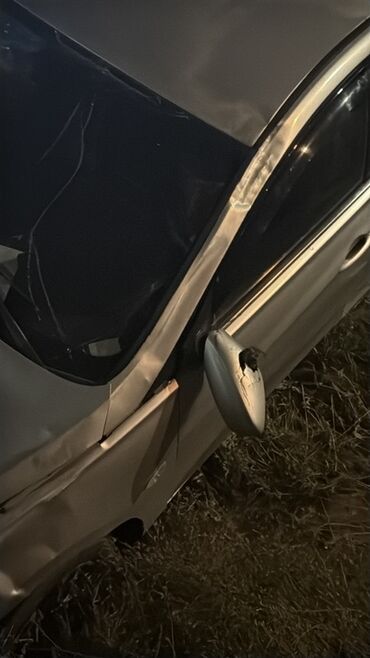 бампер на соната: Hyundai Sonata (седан) — на разбор по запчастям. По фото видно: -