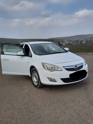 Opel: Opel Astra: 1.4 l | 2010 il 352000 km Sedan — 15