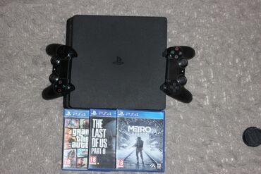 PS4 (Sony PlayStation 4): Продаю Playstation 4 slim. 500GB. В комплекте кабеля, ( Grand theft
