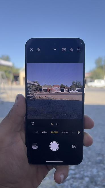 Digər mobil telefonlar: Satılır: Android smartfon Xüsusiyyətlər: - 50 MP əsas kamera (kamera — 3