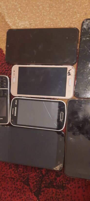 samsuq a20: Xarab telefonlar Redmi note 5(zaryatka saxlamir) Samsung a20 ( siniq)