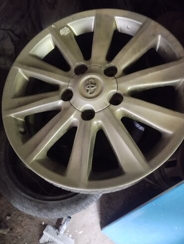 Radiatorlar: Toyota orijinal yüngül lehimli disk (R17 təxmini). - 10 şüalı