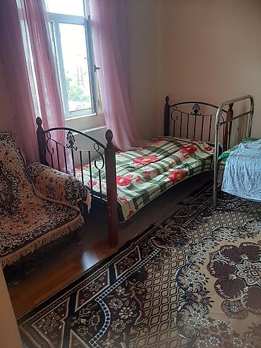 sumqayit 9 cu mikrorayon: Masazir tamstorenin arxasinda 2 otaqli orta temirli her bir ewyasi — 6
